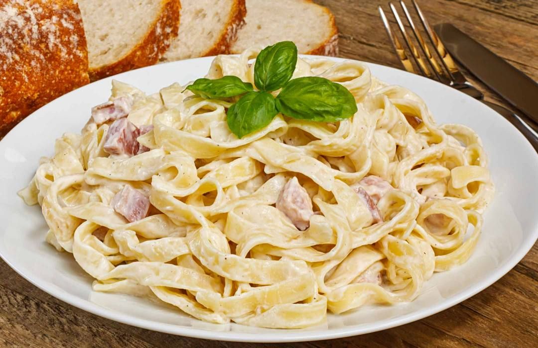 Паста Карбонара с беконом и сливками